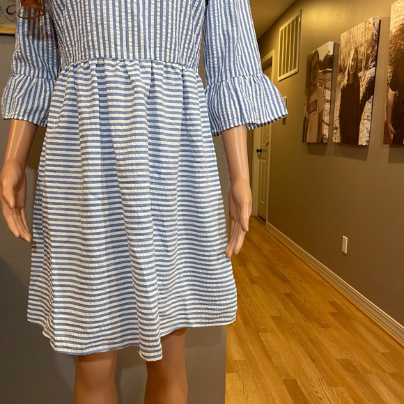 🚫SOLD🚫 Adorable blue white striped seersucker dress - Picture 9 of 16